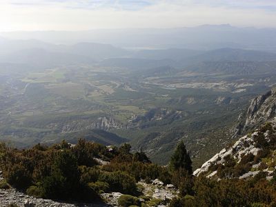 Cara sur de Sierra Ferrera, tierras de Toledo La Nata, Valle del Cinca e incluso Guara al fondo