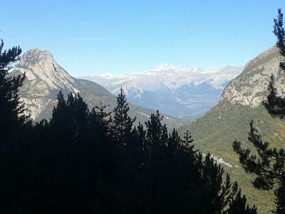 Peña Solano (Izda) y Napinals, flanquean a su majestad el Monte Perdido